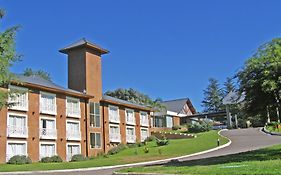 Howard Johnson Hotel & Spa Villa General Belgrano