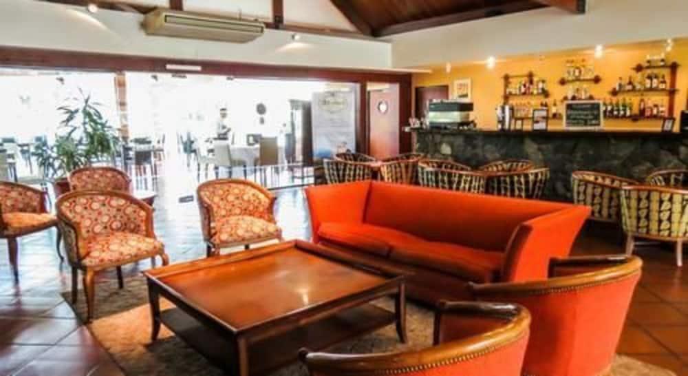 Howard Johnson Hotel & Spa Villa General Belgrano Exterior foto
