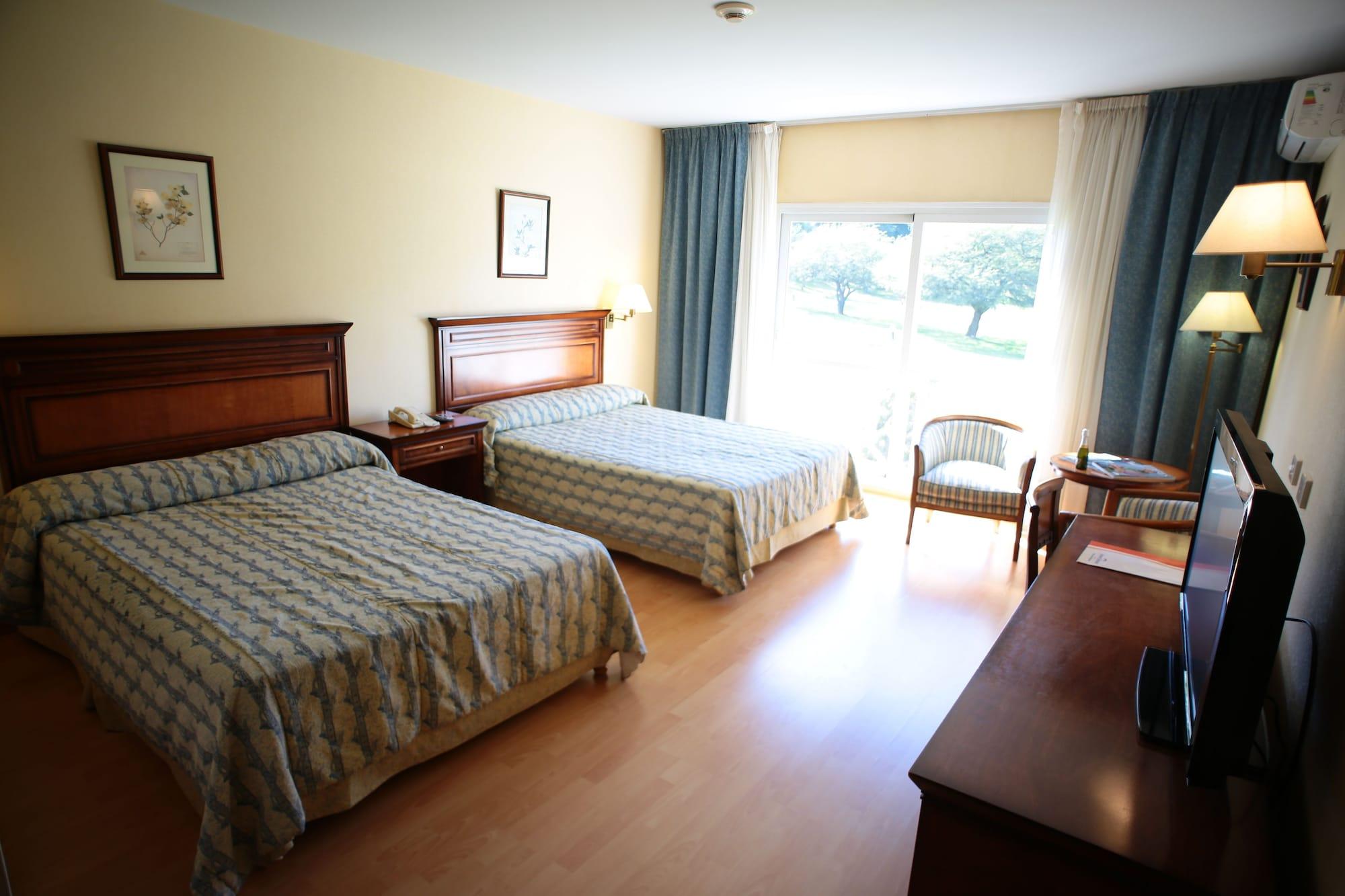 Howard Johnson Hotel & Spa Villa General Belgrano Exterior foto