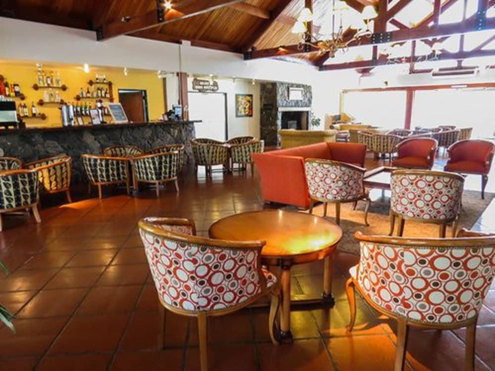 Howard Johnson Hotel & Spa Villa General Belgrano Exterior foto