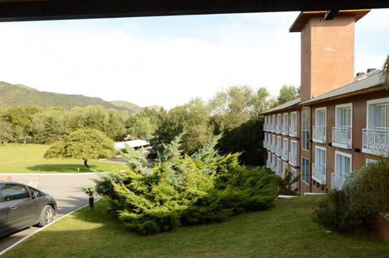 Howard Johnson Hotel & Spa Villa General Belgrano Exterior foto
